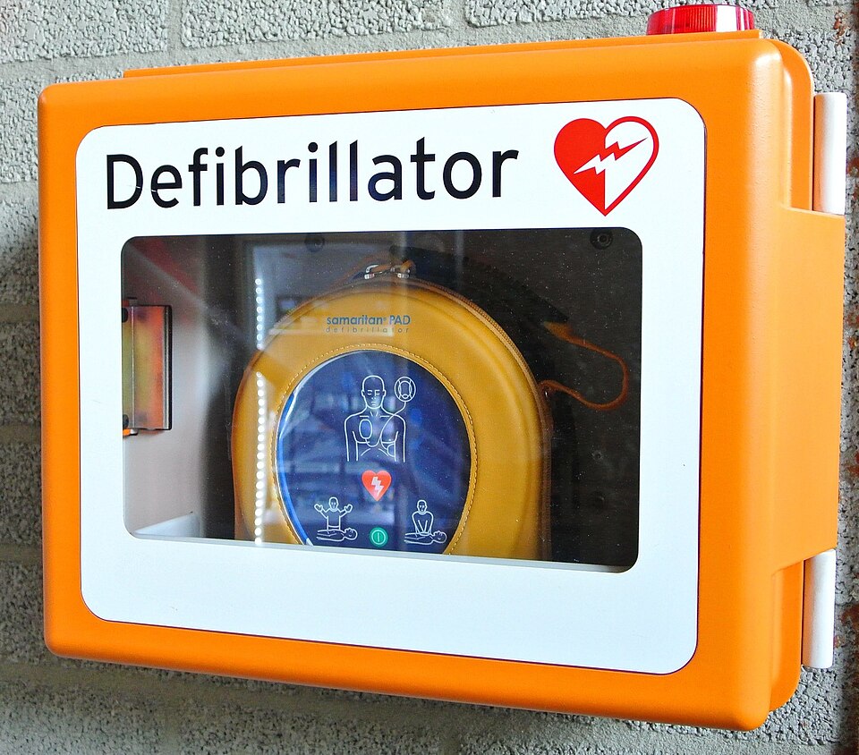 Máy Phá Rung Tự Động (Automated External Defibrillator)